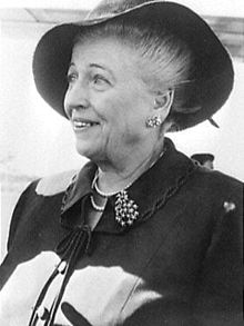 220px-pearl_buck_1972